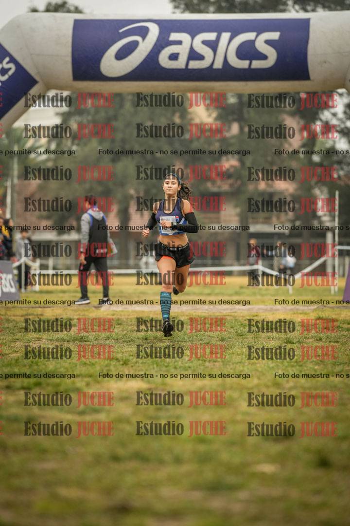 Fotos de la llegada del cross de 2500 m - mujeres U16