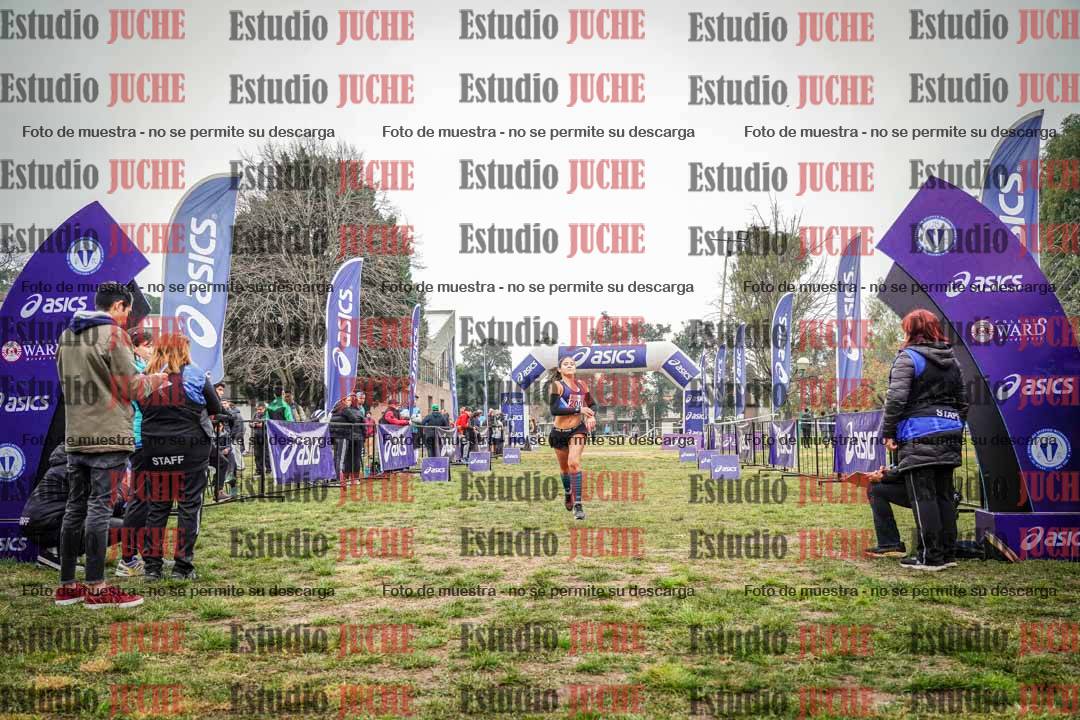 Fotos de la llegada del cross de 2500 m - mujeres U16
