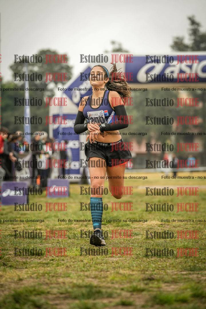 Fotos de la llegada del cross de 2500 m - mujeres U16