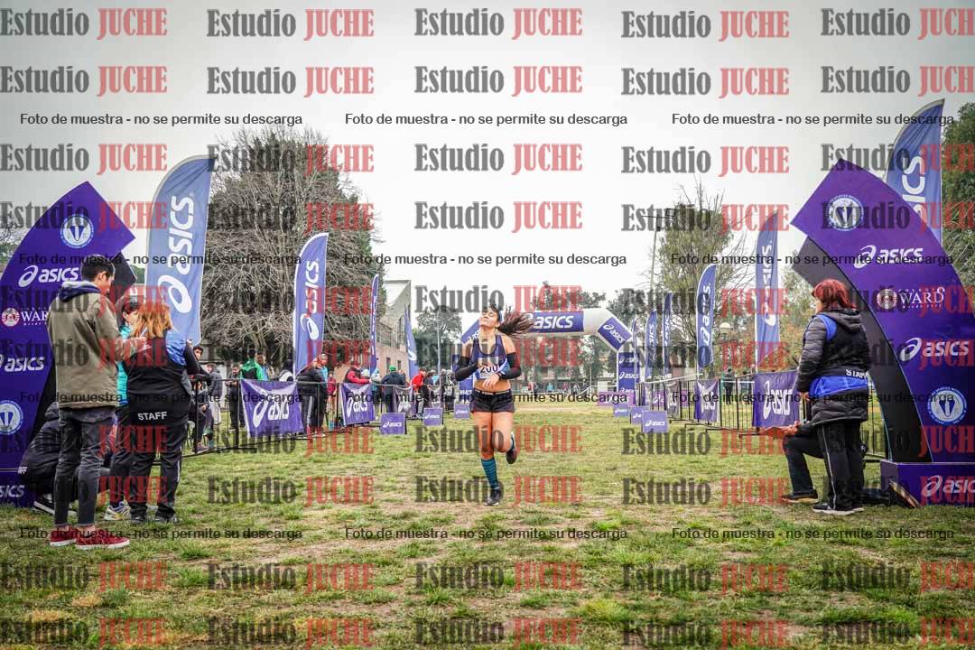 Fotos de la llegada del cross de 2500 m - mujeres U16