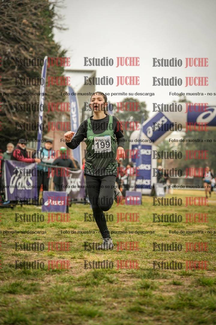 Fotos de la llegada del cross de 2500 m - mujeres U16