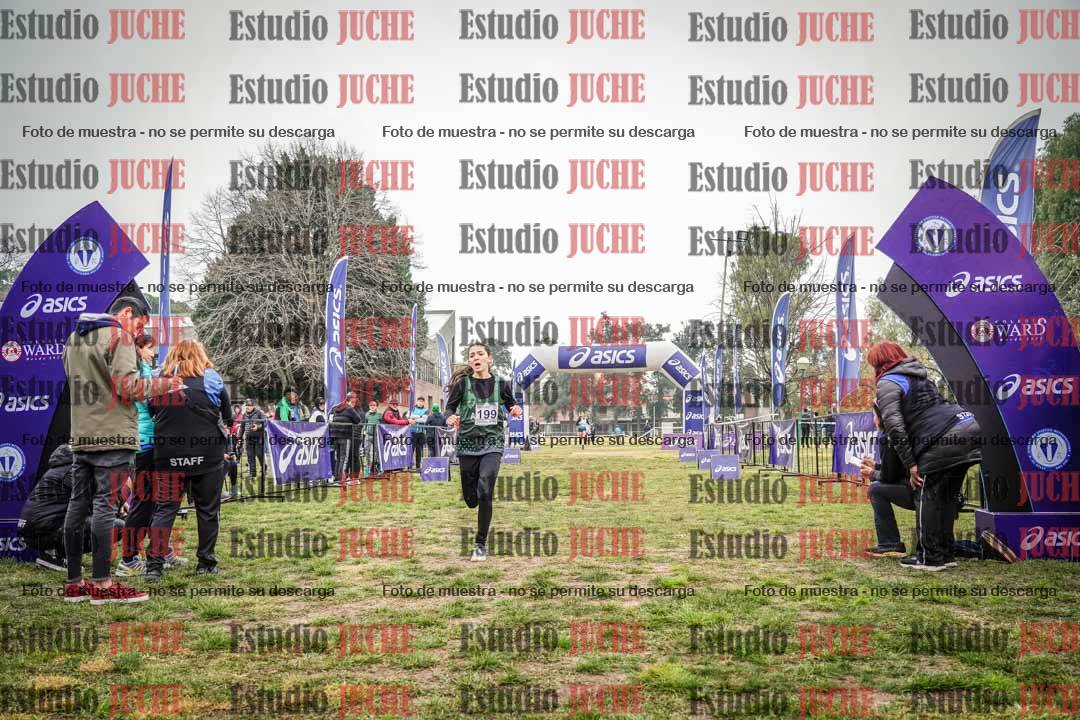 Fotos de la llegada del cross de 2500 m - mujeres U16