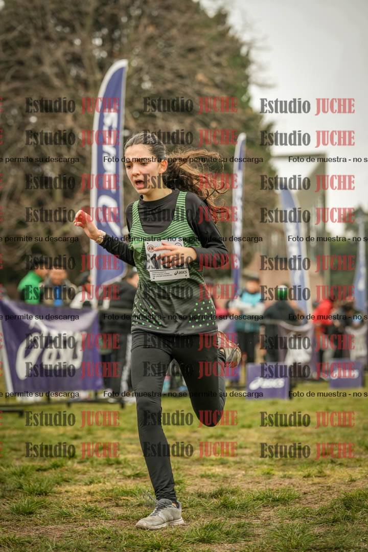 Fotos de la llegada del cross de 2500 m - mujeres U16