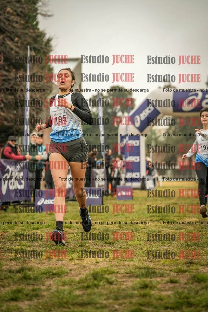 Fotos de la llegada del cross de 2500 m - mujeres U16
