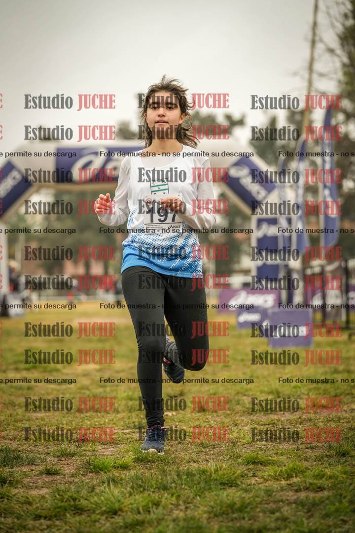 Fotos de la llegada del cross de 2500 m - mujeres U16
