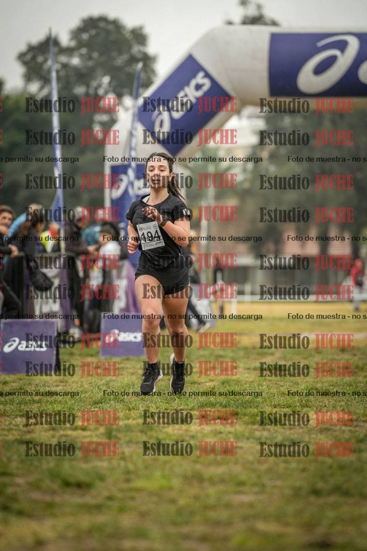 Fotos de la llegada del cross de 2500 m - mujeres U16