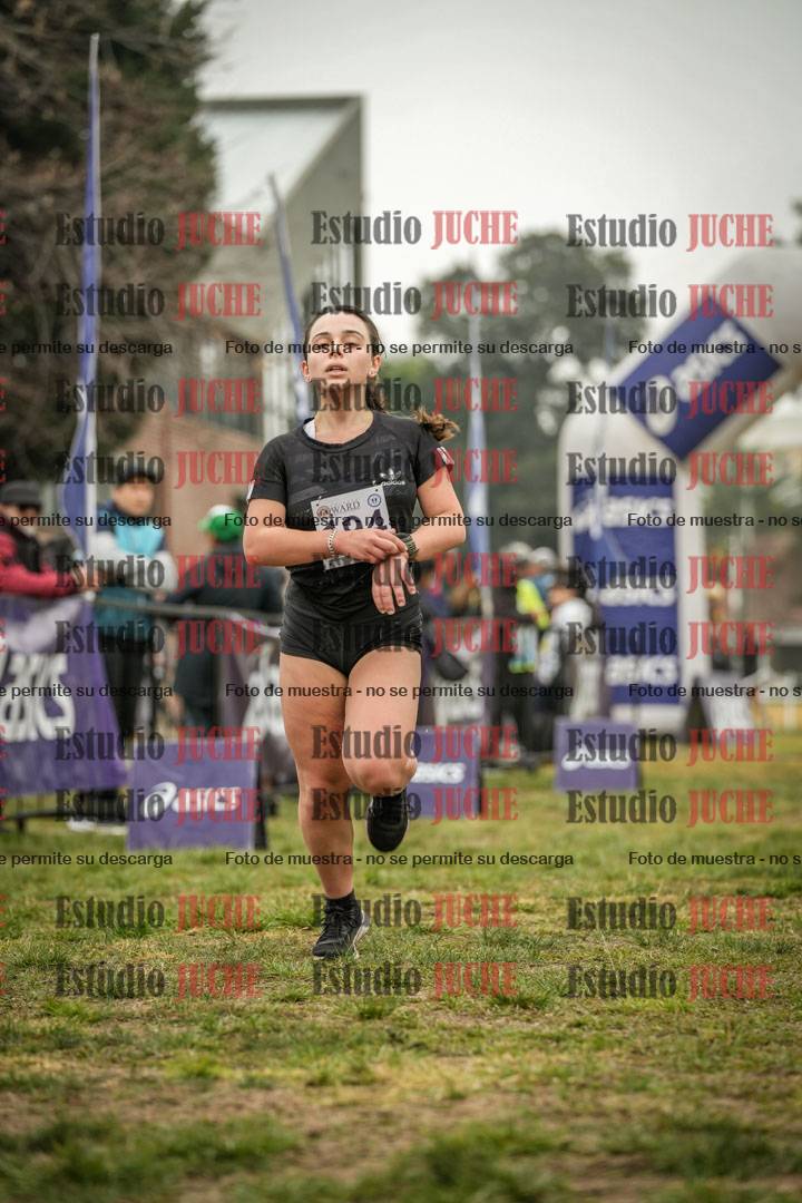 Fotos de la llegada del cross de 2500 m - mujeres U16