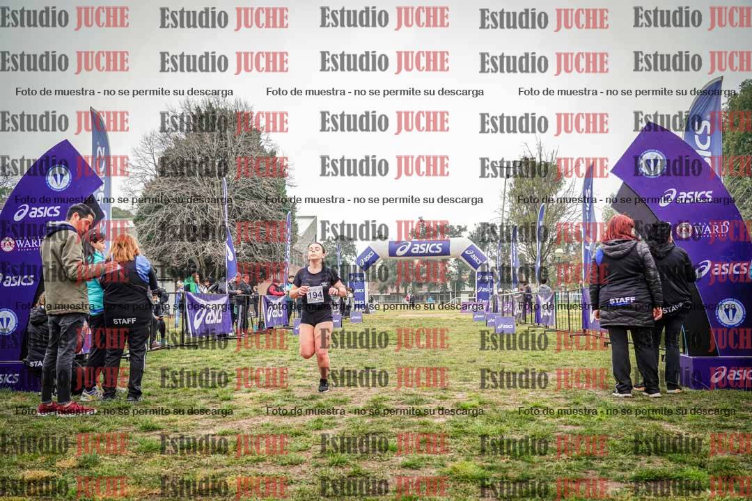 Fotos de la llegada del cross de 2500 m - mujeres U16