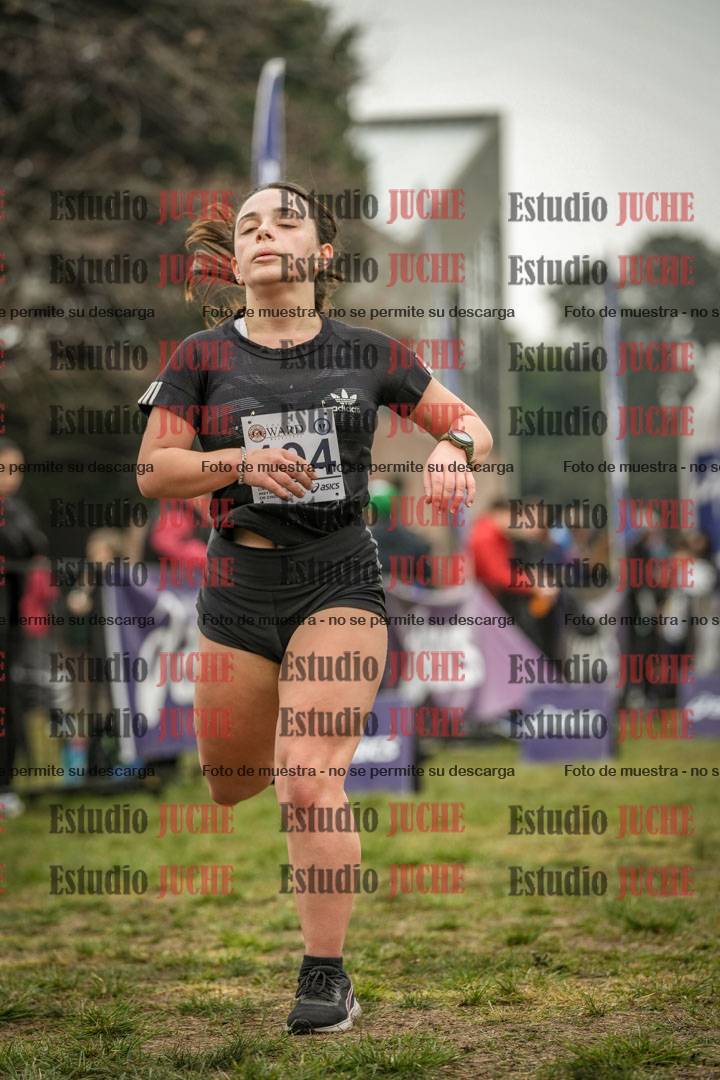 Fotos de la llegada del cross de 2500 m - mujeres U16
