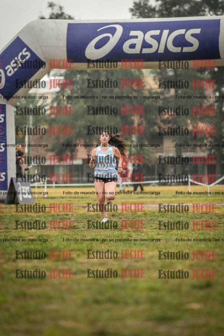 Fotos de la llegada del cross de 2500 m - mujeres U16