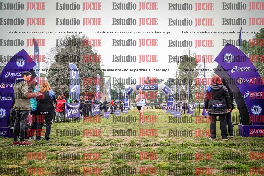 Fotos de la llegada del cross de 2500 m - mujeres U16