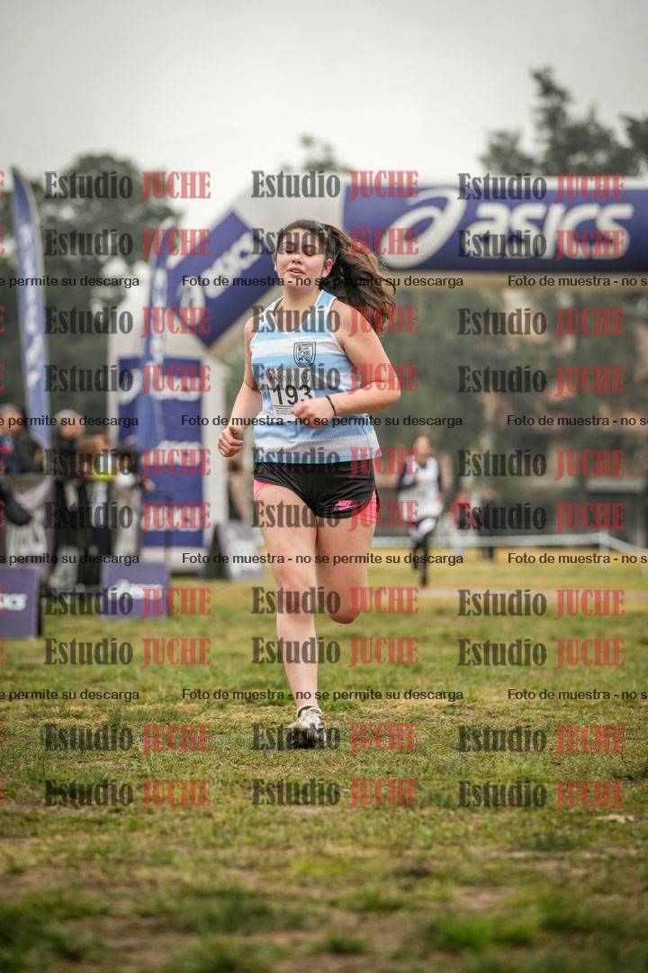 Fotos de la llegada del cross de 2500 m - mujeres U16