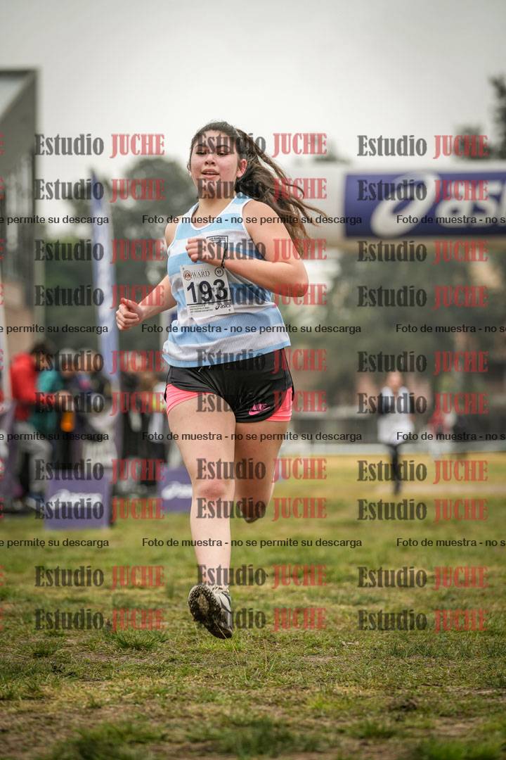 Fotos de la llegada del cross de 2500 m - mujeres U16