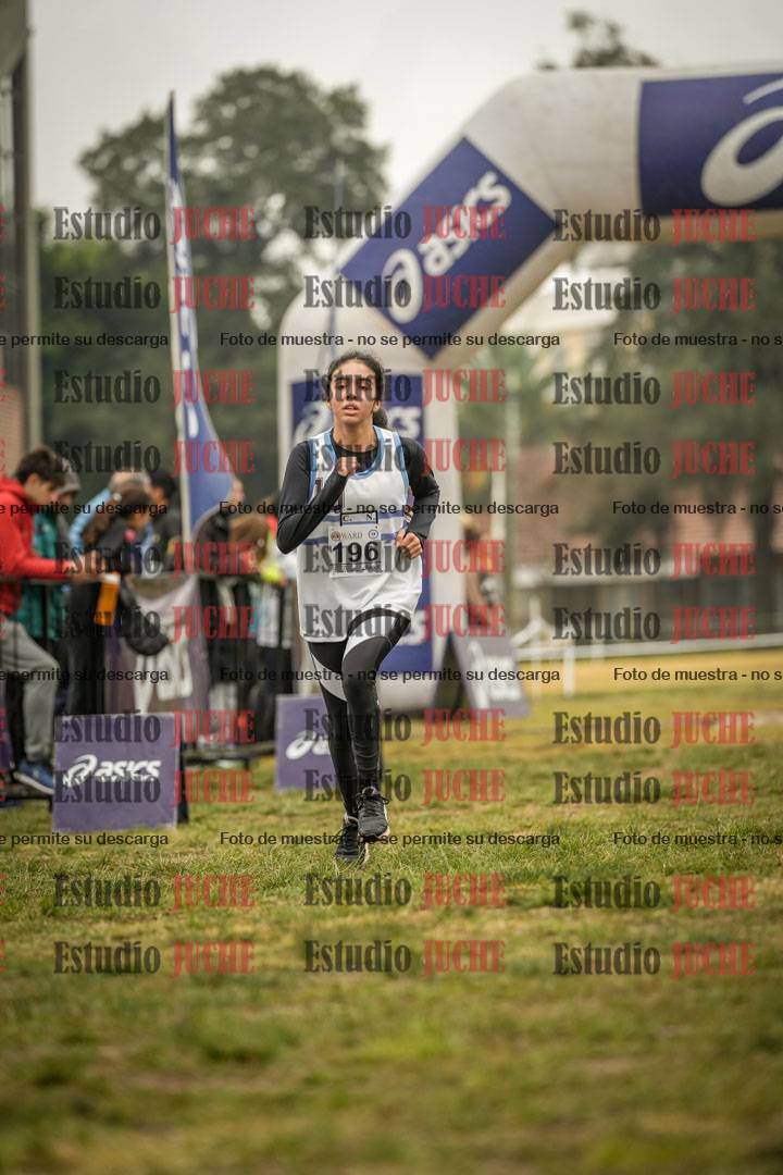Fotos de la llegada del cross de 2500 m - mujeres U16