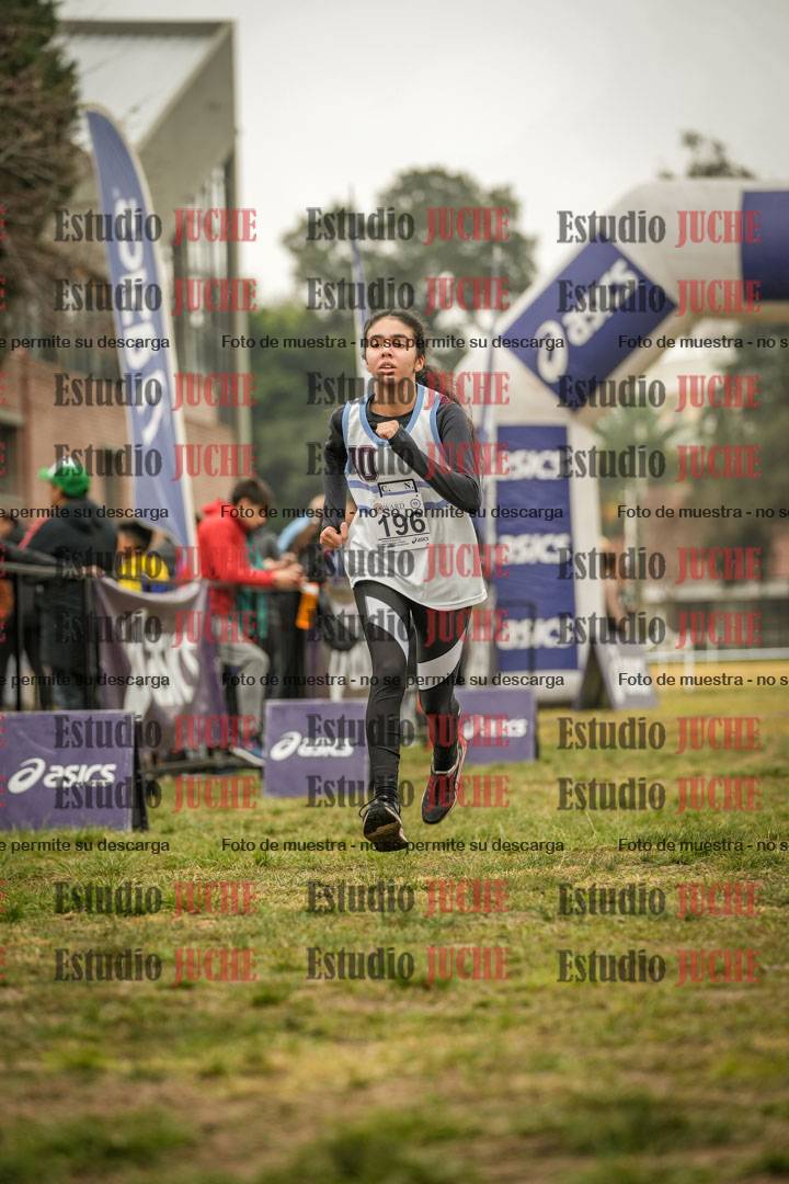 Fotos de la llegada del cross de 2500 m - mujeres U16