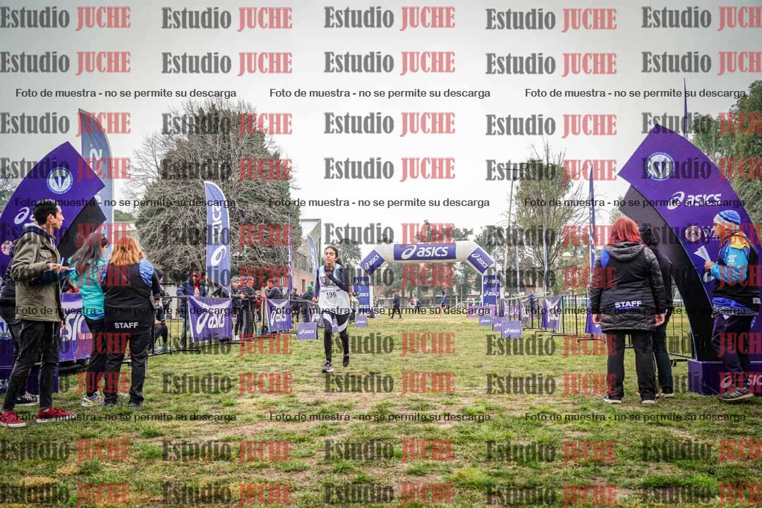 Fotos de la llegada del cross de 2500 m - mujeres U16