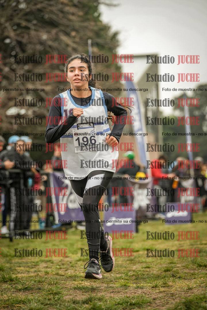 Fotos de la llegada del cross de 2500 m - mujeres U16