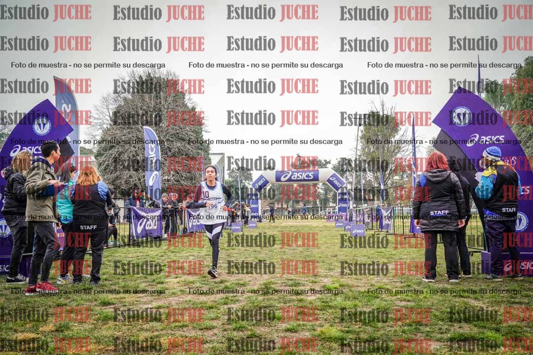 Fotos de la llegada del cross de 2500 m - mujeres U16