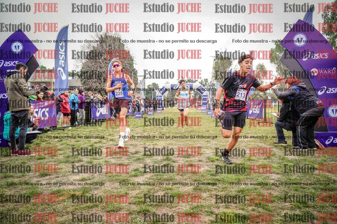 Fotos de la llegada del cross de 3000 m