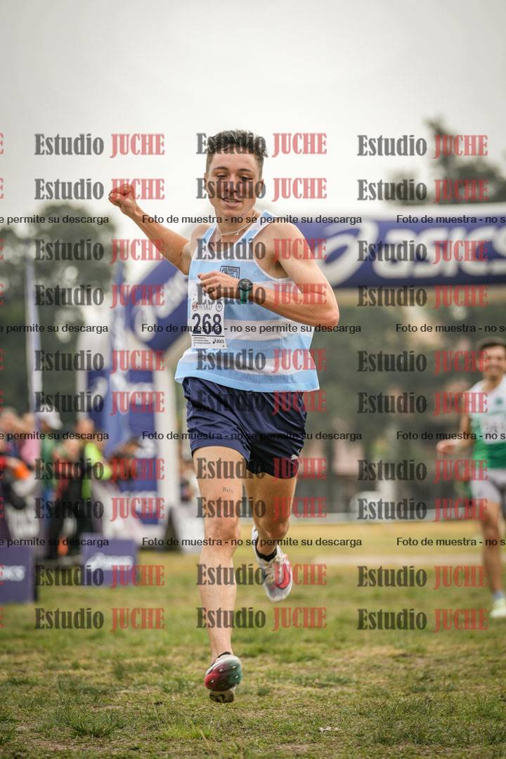 Fotos de la llegada del cross de 4000 m - mujeres y varones INVITADOS