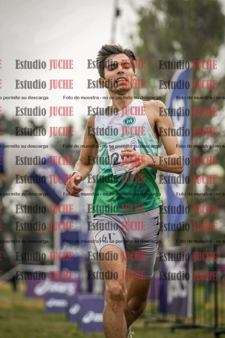 Fotos de la llegada del cross de 4000 m - mujeres y varones INVITADOS