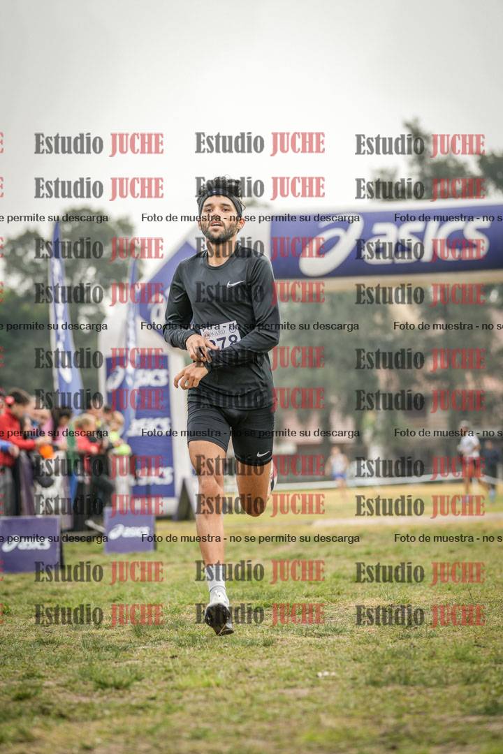 Fotos de la llegada del cross de 4000 m - mujeres y varones INVITADOS