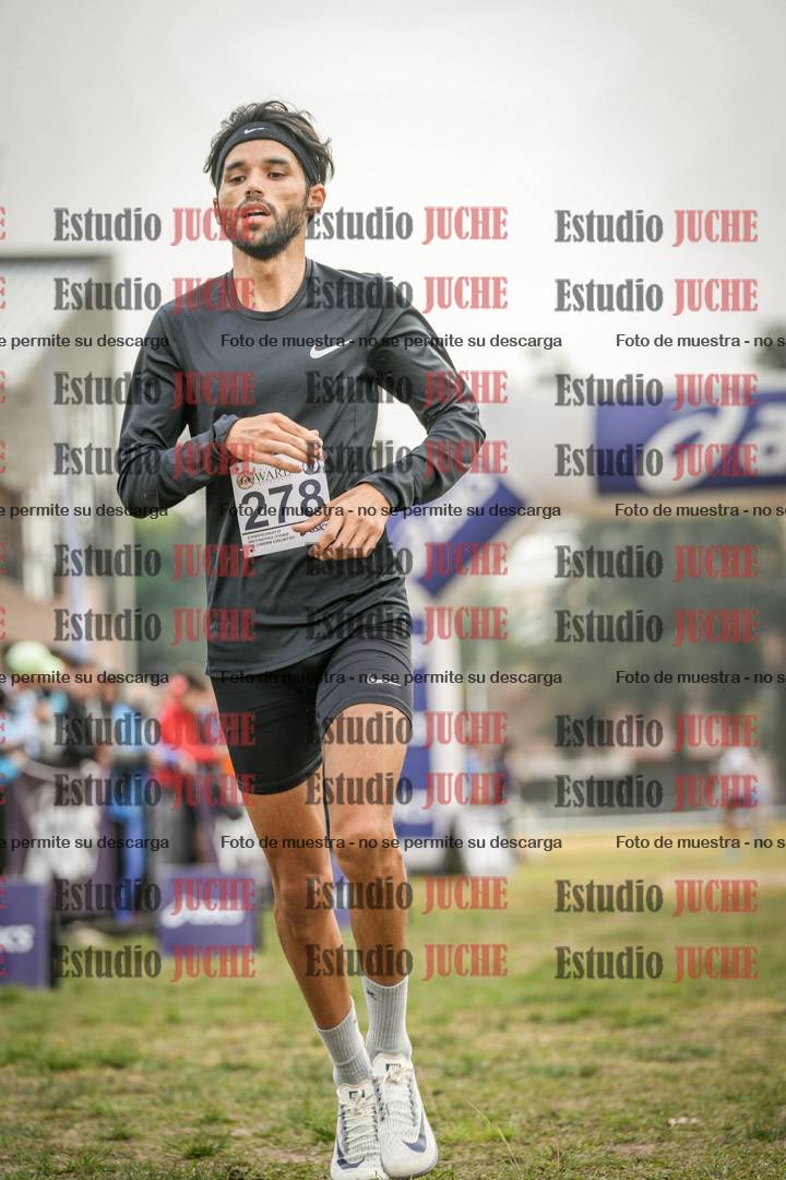 Fotos de la llegada del cross de 4000 m - mujeres y varones INVITADOS