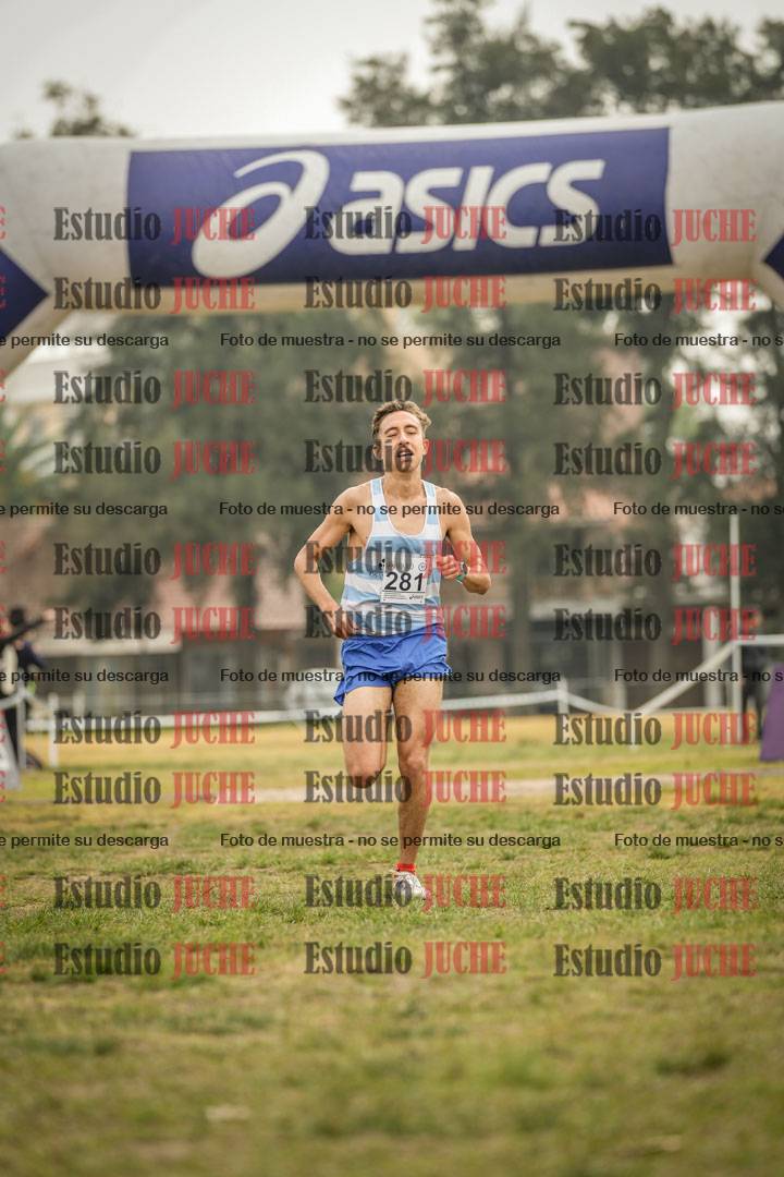 Fotos de la llegada del cross de 4000 m - mujeres y varones INVITADOS