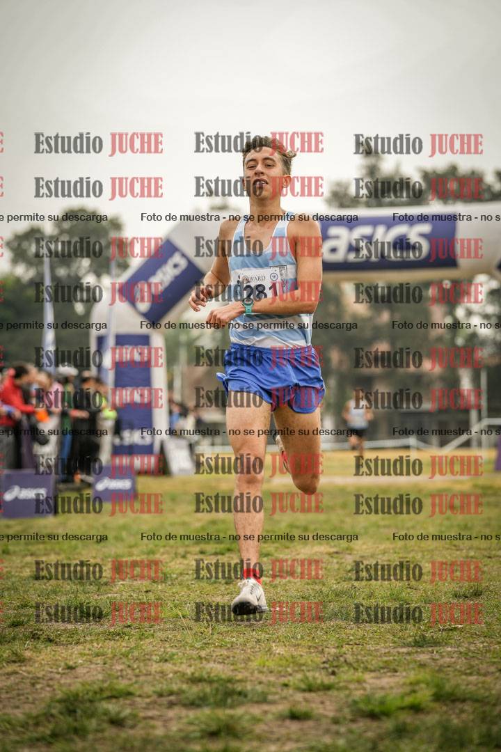 Fotos de la llegada del cross de 4000 m - mujeres y varones INVITADOS