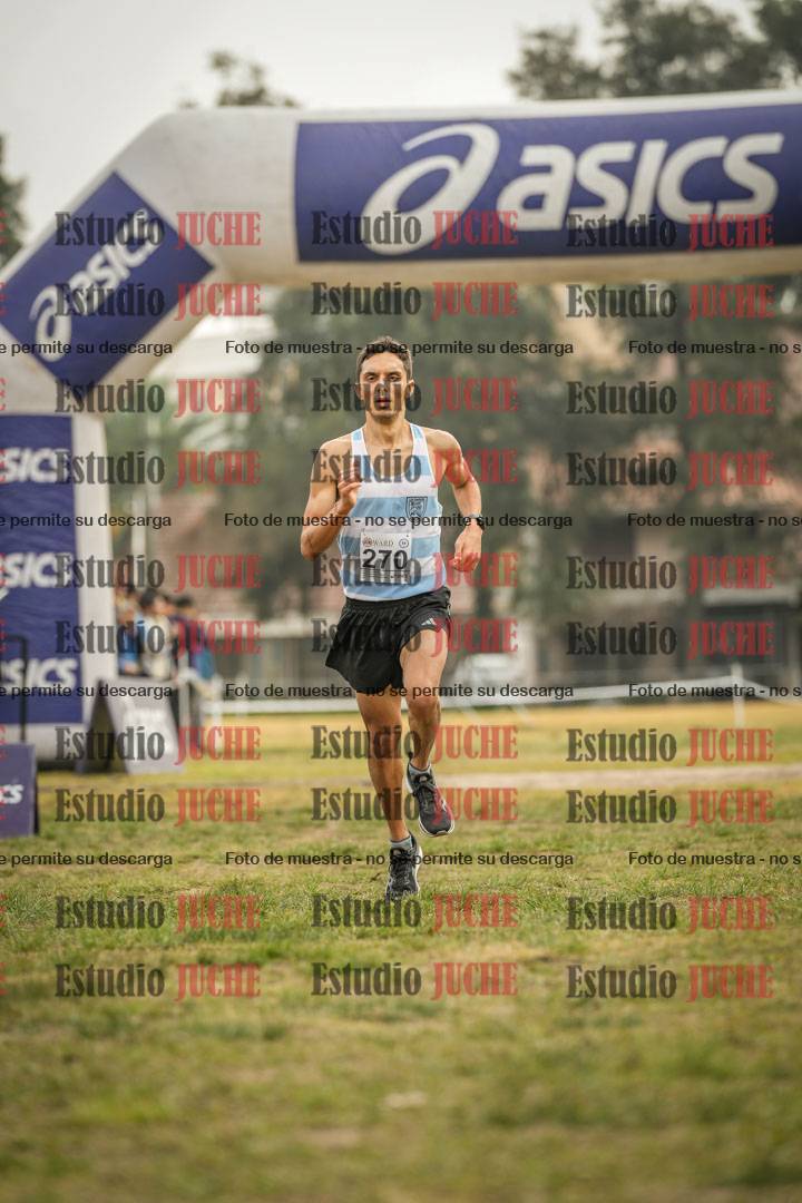 Fotos de la llegada del cross de 4000 m - mujeres y varones INVITADOS