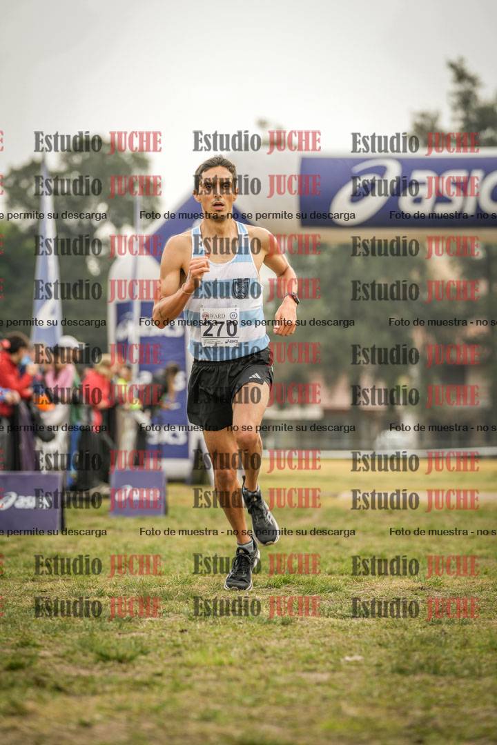 Fotos de la llegada del cross de 4000 m - mujeres y varones INVITADOS