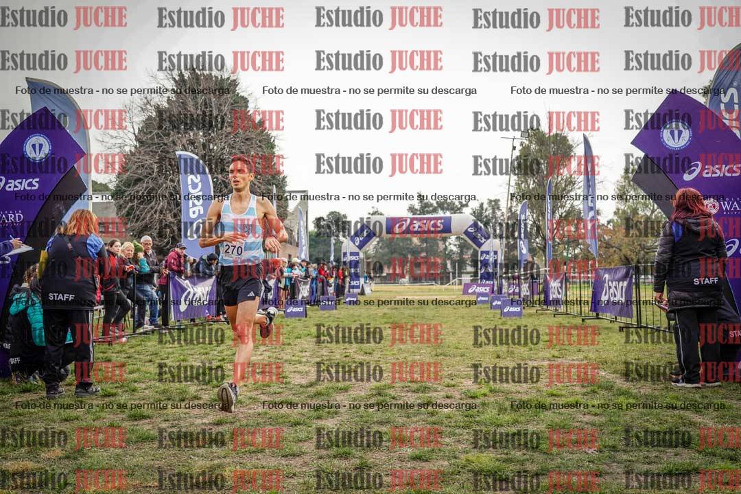 Fotos de la llegada del cross de 4000 m - mujeres y varones INVITADOS