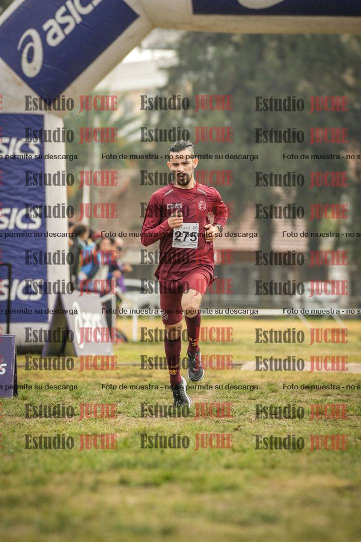 Fotos de la llegada del cross de 4000 m - mujeres y varones INVITADOS
