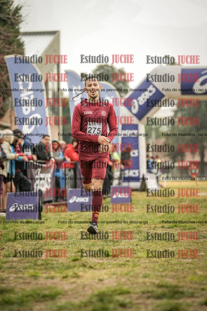 Fotos de la llegada del cross de 4000 m - mujeres y varones INVITADOS