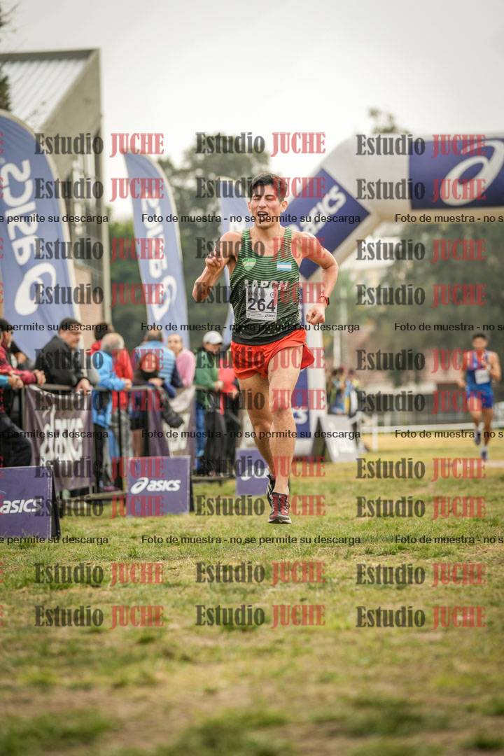 Fotos de la llegada del cross de 4000 m - mujeres y varones INVITADOS