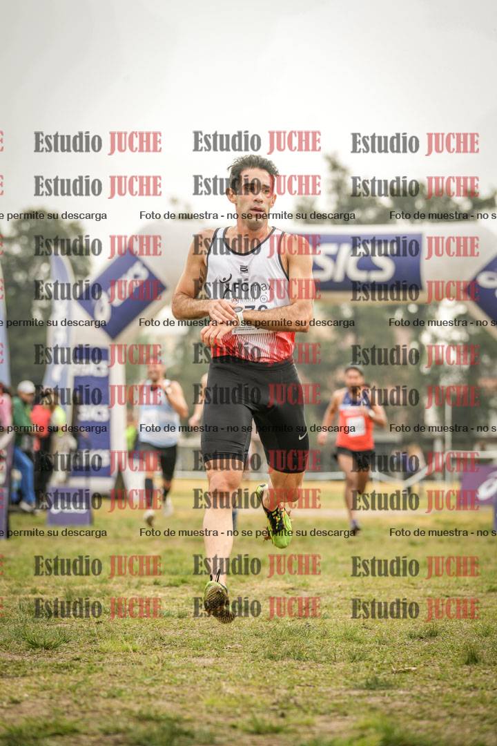 Fotos de la llegada del cross de 4000 m - mujeres y varones INVITADOS