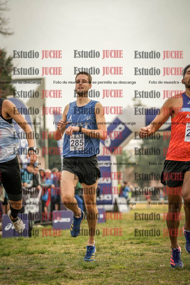 Fotos de la llegada del cross de 4000 m - mujeres y varones INVITADOS
