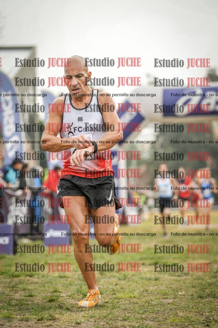 Fotos de la llegada del cross de 4000 m - mujeres y varones INVITADOS