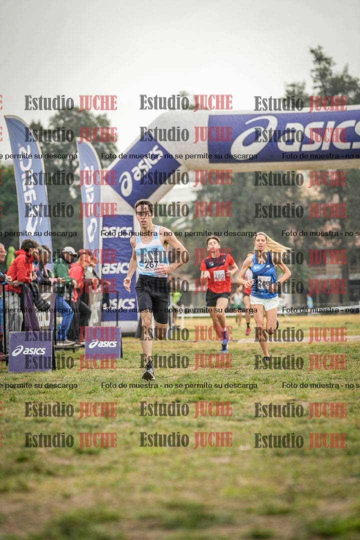 Fotos de la llegada del cross de 4000 m - mujeres y varones INVITADOS