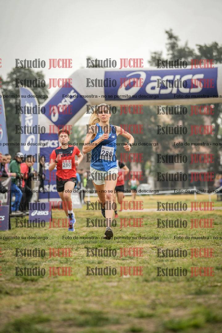 Fotos de la llegada del cross de 4000 m - mujeres y varones INVITADOS