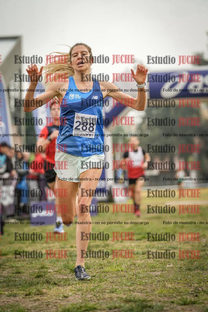 Fotos de la llegada del cross de 4000 m - mujeres y varones INVITADOS