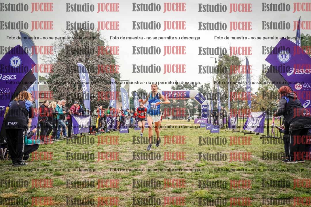 Fotos de la llegada del cross de 4000 m - mujeres y varones INVITADOS