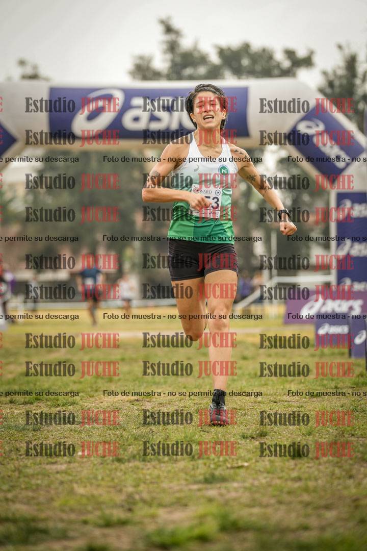 Fotos de la llegada del cross de 4000 m - mujeres y varones INVITADOS