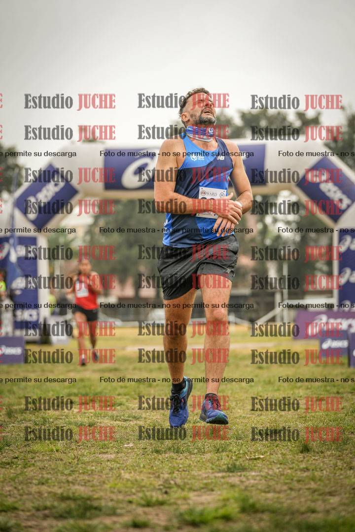 Fotos de la llegada del cross de 4000 m - mujeres y varones INVITADOS