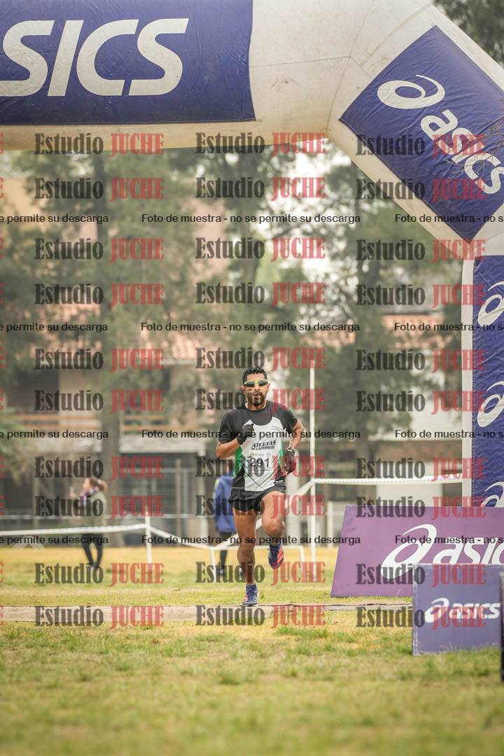 Fotos de la llegada del cross de 4000 m - mujeres y varones INVITADOS