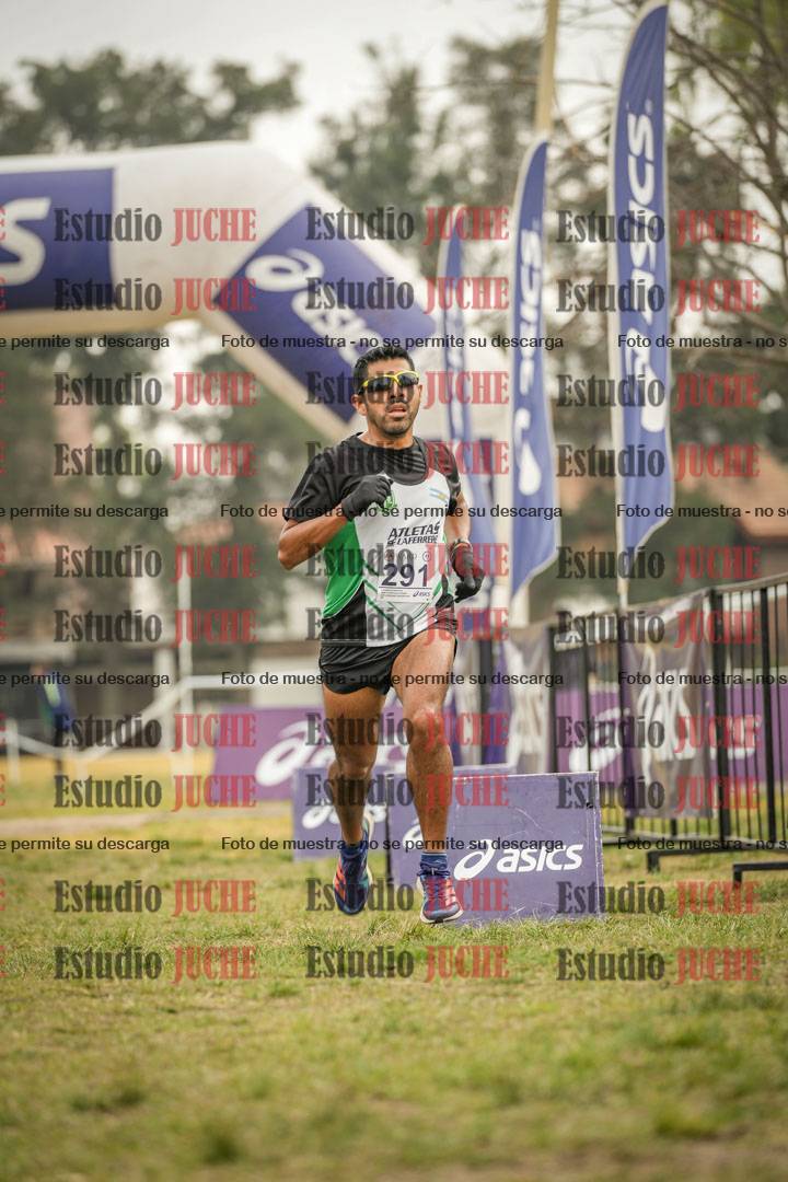 Fotos de la llegada del cross de 4000 m - mujeres y varones INVITADOS