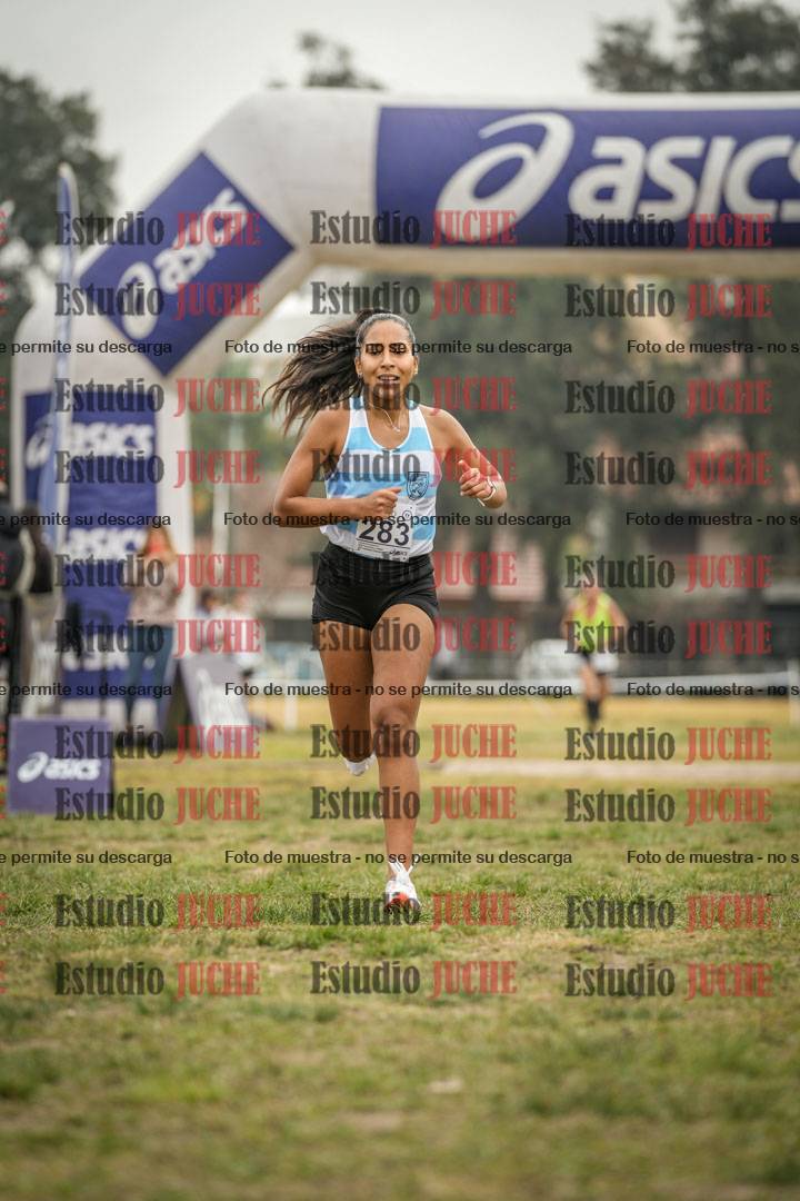 Fotos de la llegada del cross de 4000 m - mujeres y varones INVITADOS