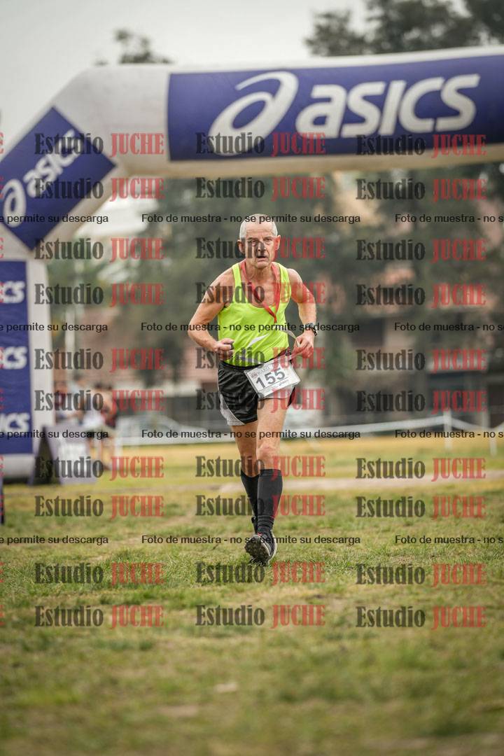 Fotos de la llegada del cross de 4000 m - mujeres y varones INVITADOS
