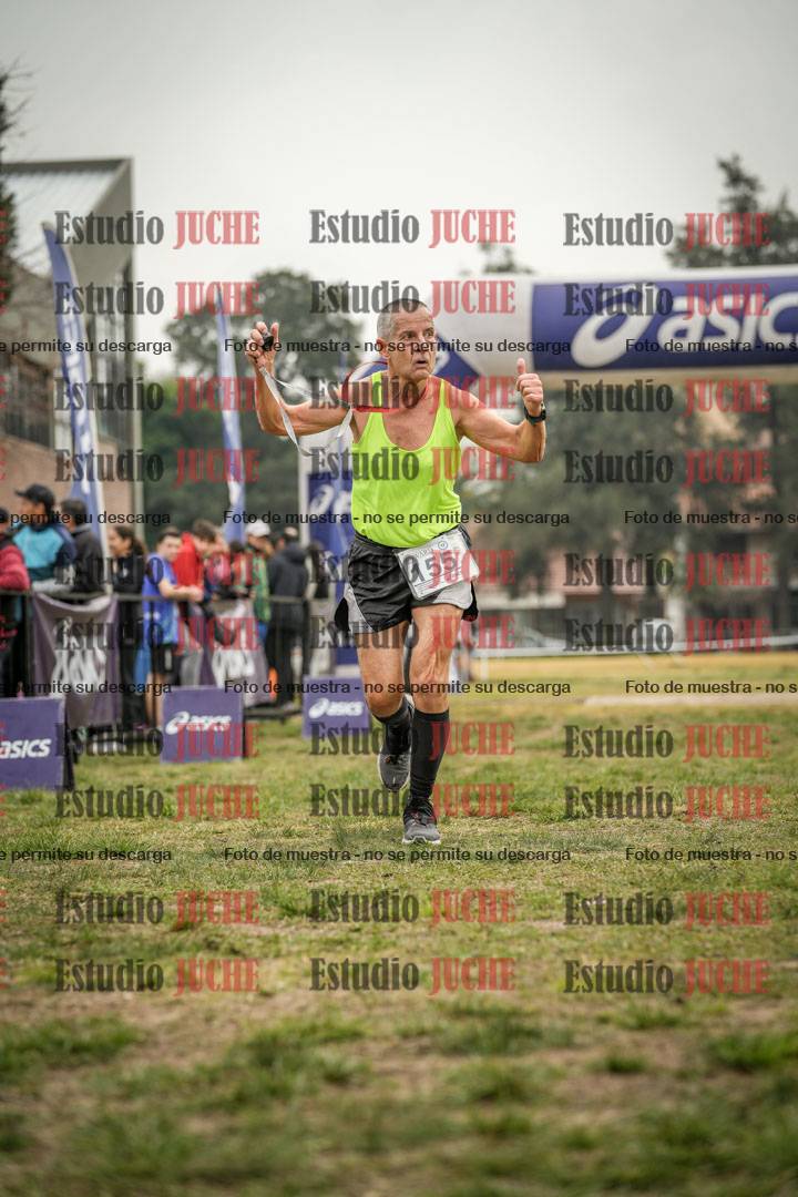 Fotos de la llegada del cross de 4000 m - mujeres y varones INVITADOS