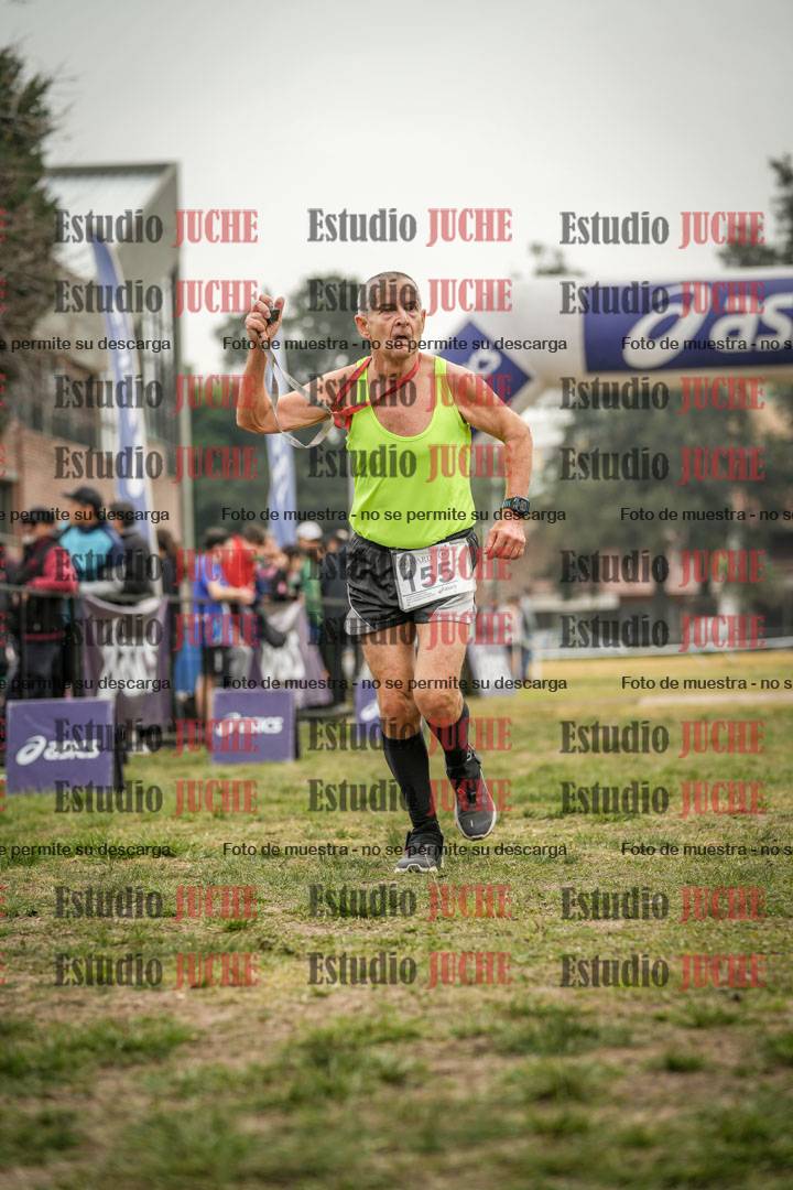 Fotos de la llegada del cross de 4000 m - mujeres y varones INVITADOS